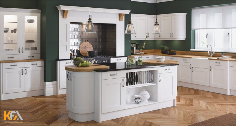 Phòng bếp hiện đại với tone màu trắng chủ đạo kết hợp xanh rêu nổi bật