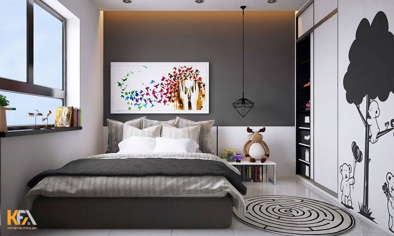 Phòng ngủ với gam màu trung tính và chiếc tủ âm tường được trang trí hình dán ngộ nghĩnh
