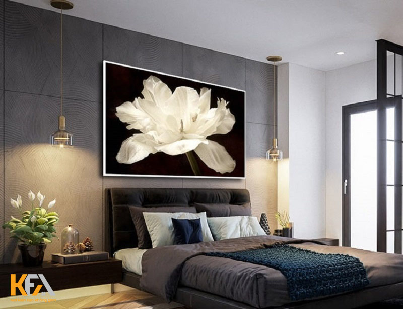 Phòng ngủ 15m2 dành cho vợ chồng nổi bật với bức tranh đơn sắc Phòng ngủ 15m2 dành cho vợ chồng nổi bật với bức tranh đơn sắc