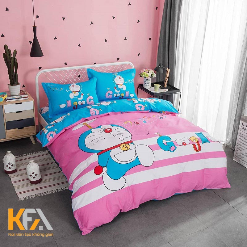 Trang trí phòng ngủ doremon màu hồng bằng bộ ga giường và màu sơn tường