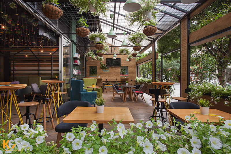 Thiết kế quán cafe sân vườn phong cách hiện đại