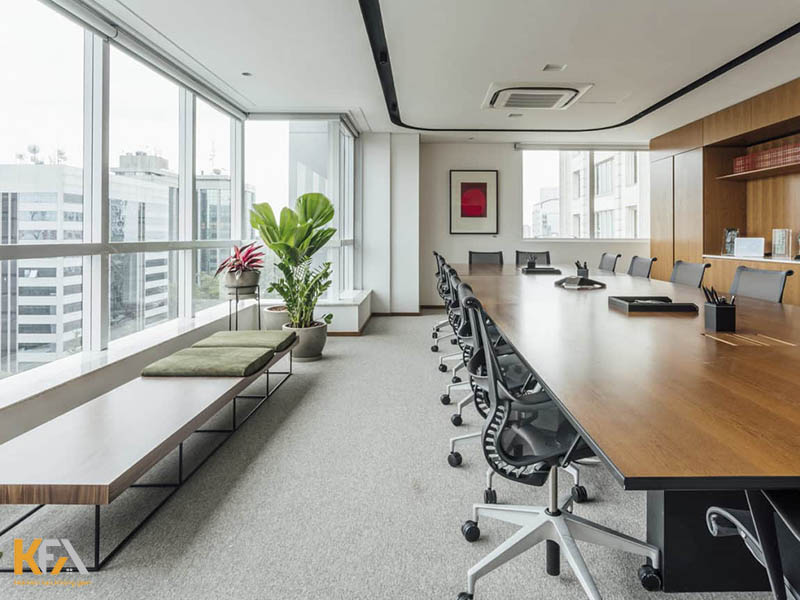 Kết hợp không gian xanh với thiết kế ghế sofa cách điệu tạo sự tươi mới cho phòng họp