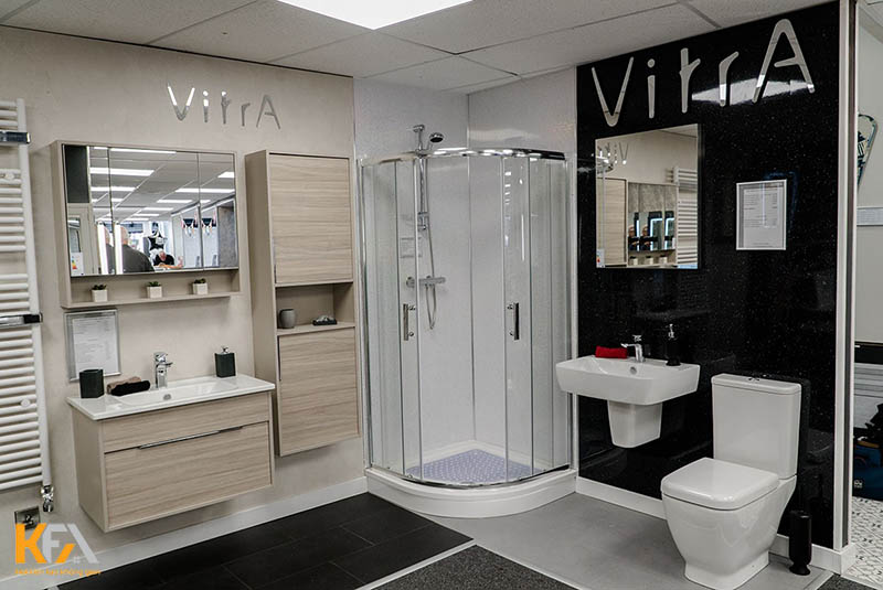 Chia showroom thành các nhà vệ sinh + nhà tắm đầy đủ nội thất