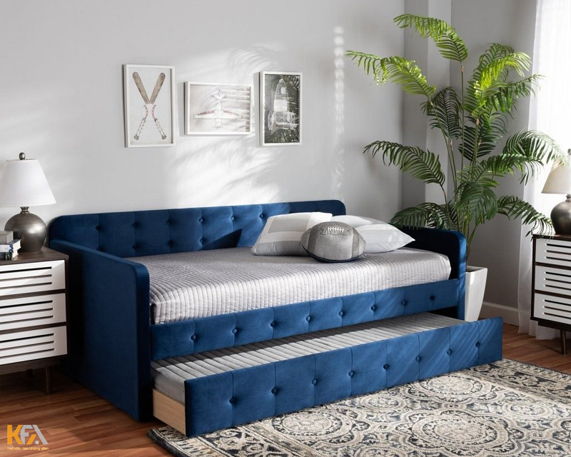 Mẫu thiết kế căn phòng ngủ nhỏ với cây xanh và giường đa năng thuận tiện
