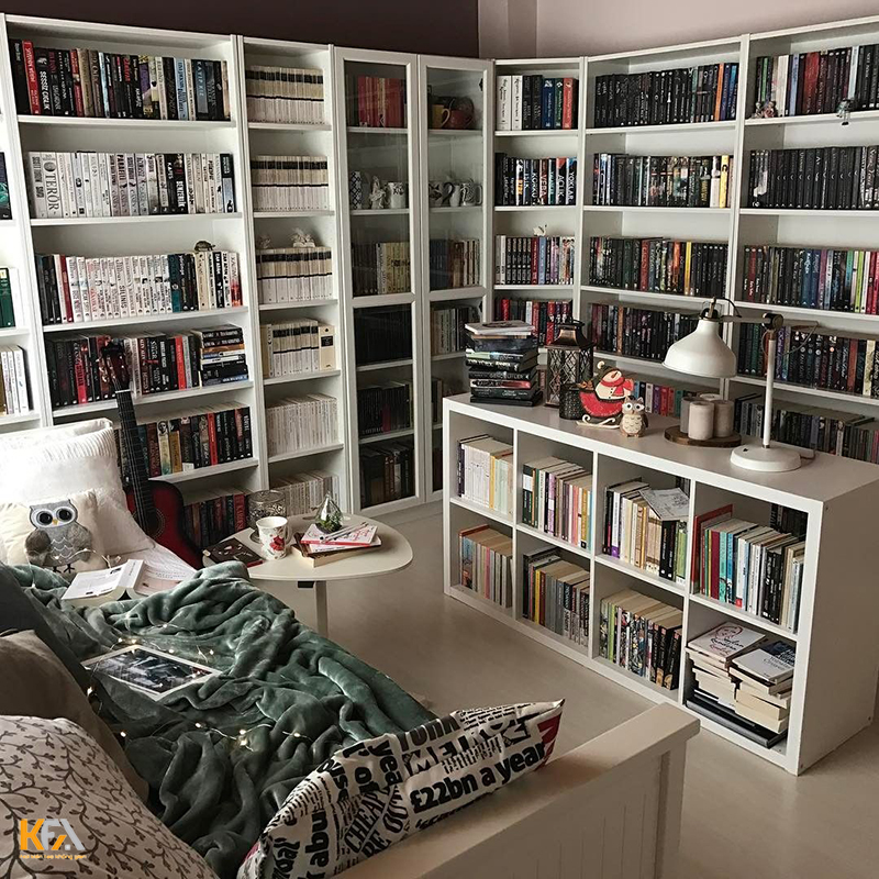 Tủ sách, sofa hay rèm cửa là những nội thất không thể thiếu trong phòng đọc sách