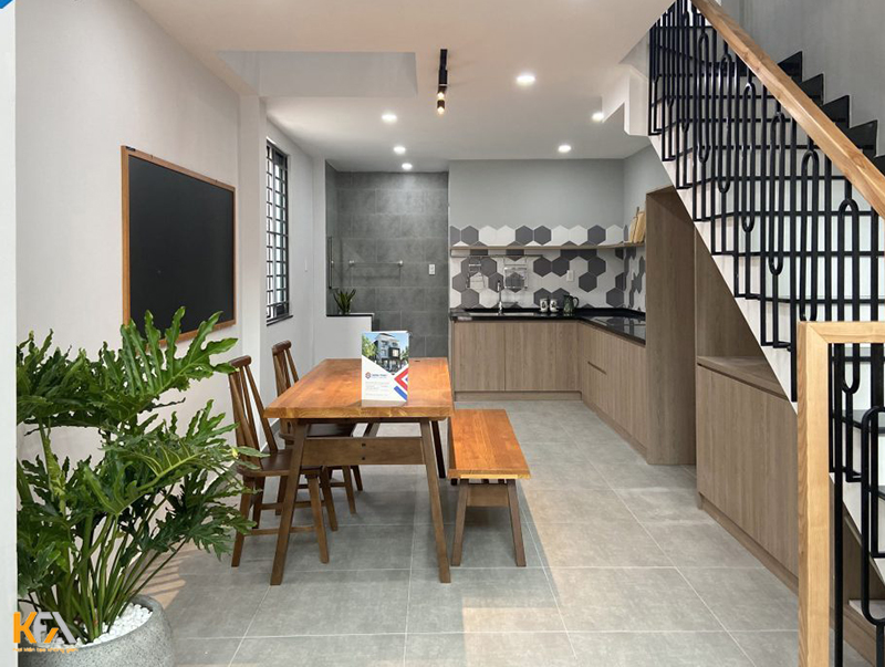Thiết kế không gian bếp dưới cầu thang mới mẻ