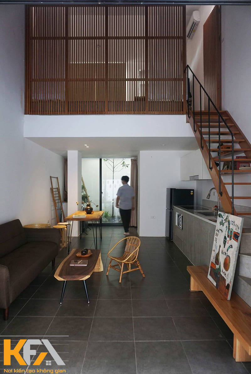 Đối với những căn nhà nhỏ, bạn nên chọn những kiểu dáng cầu thang đơn giản, dễ di chuyển