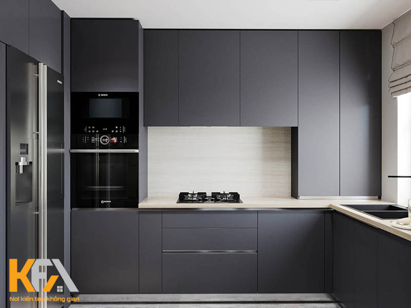 Tủ bếp màu ghi đậm nổi bật nhưng khá "kén" lối thiết kế và không gian